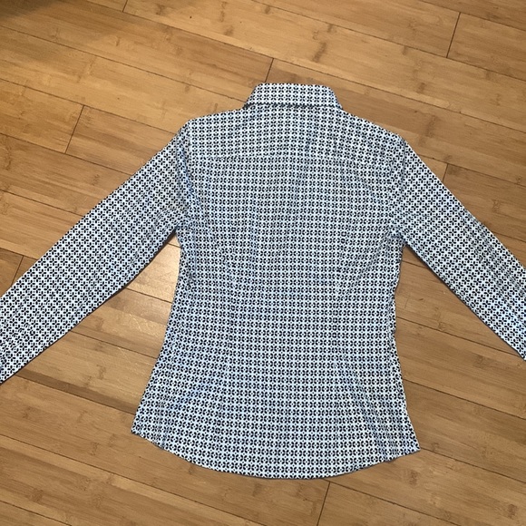 Banana Republic non-iron Fitted Top size 4 - Picture 8 of 8